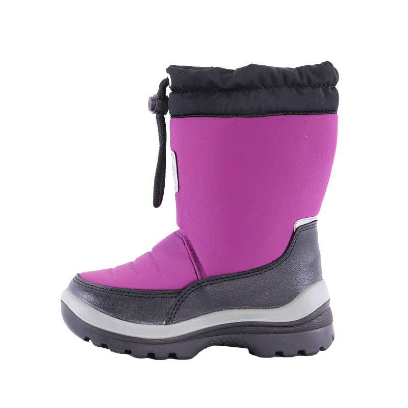 How to choose high-quality men's snow boots to ensure warmth and comfort during winter travel?