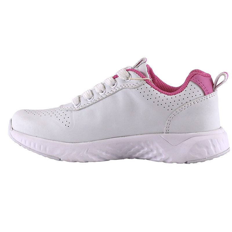 How does the application of digital printing technology in children's sports shoes increase visual appeal?